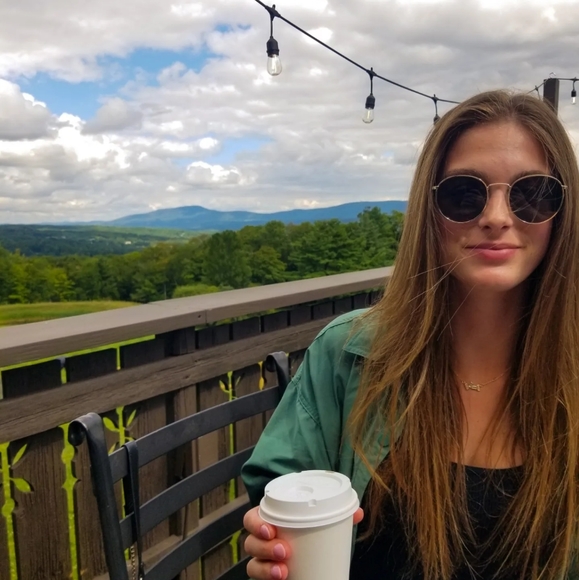 Meet your Posher, Hannah - Picture 1 of 1